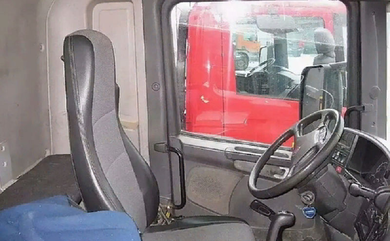 кабина самосвала SkaniaP380